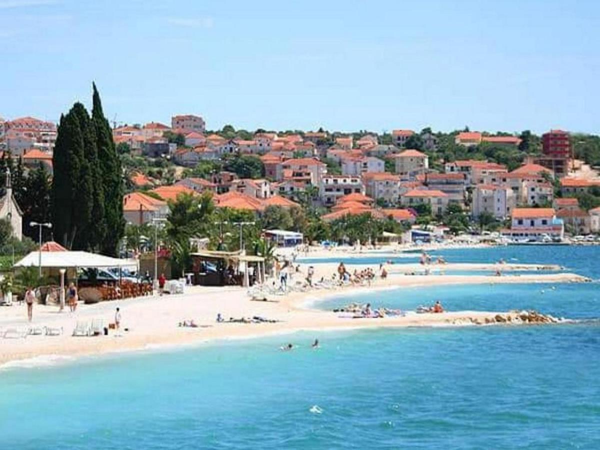 Apartment With Heated Pool And Sea View Trogir Exterior photo